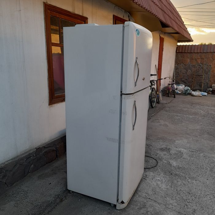 Продам холодильник