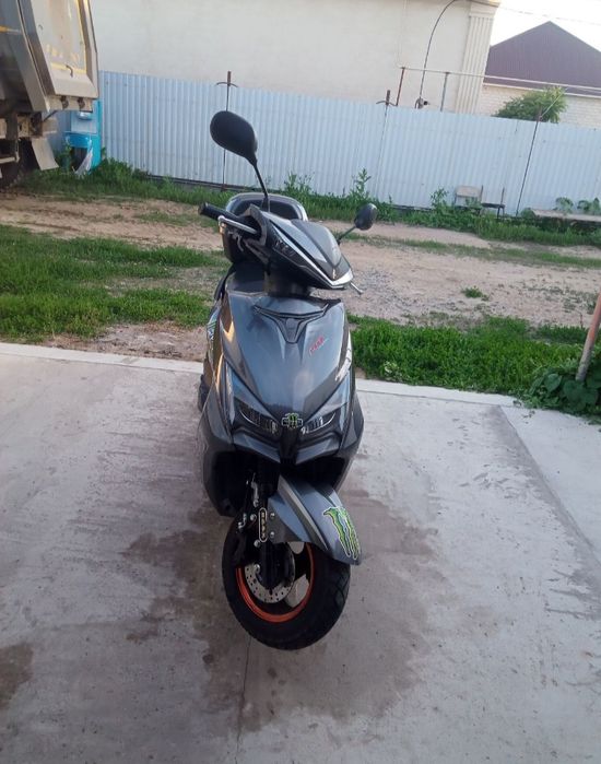 Скутер м8про 2-го поколения