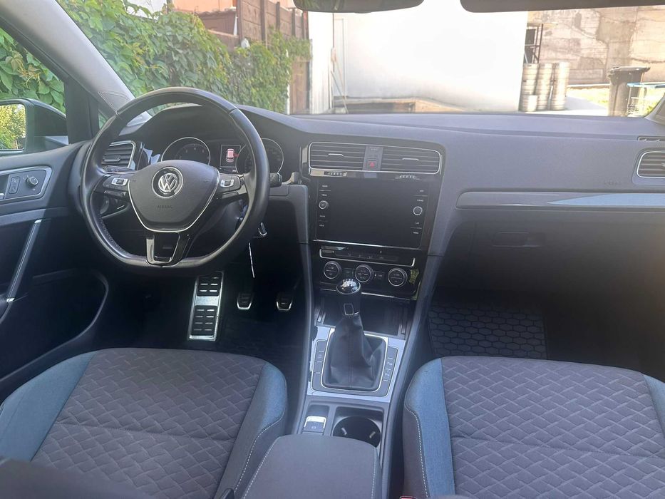VOLKSWAGEN Golf 2020 — imagine 2