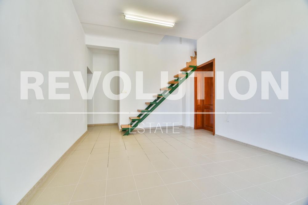 Дава се под наем Тристаен апартамент в София, Център - 70 кв.м за 600 € - Снимка #4