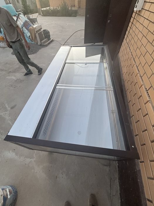 Витринный холодильник