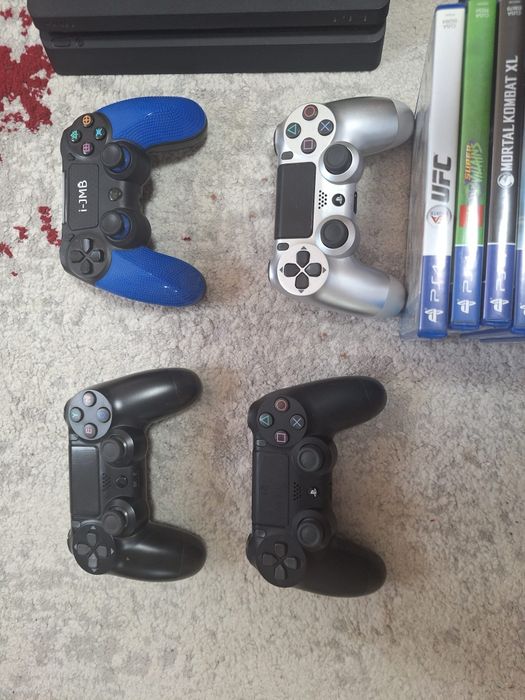 PlayStation 4 cu multe jocuri