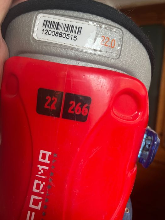 Продавам употребявани ски и ски обувки