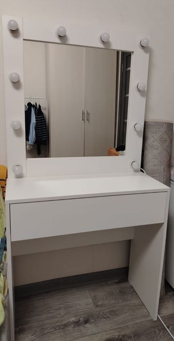 Туалетный столик