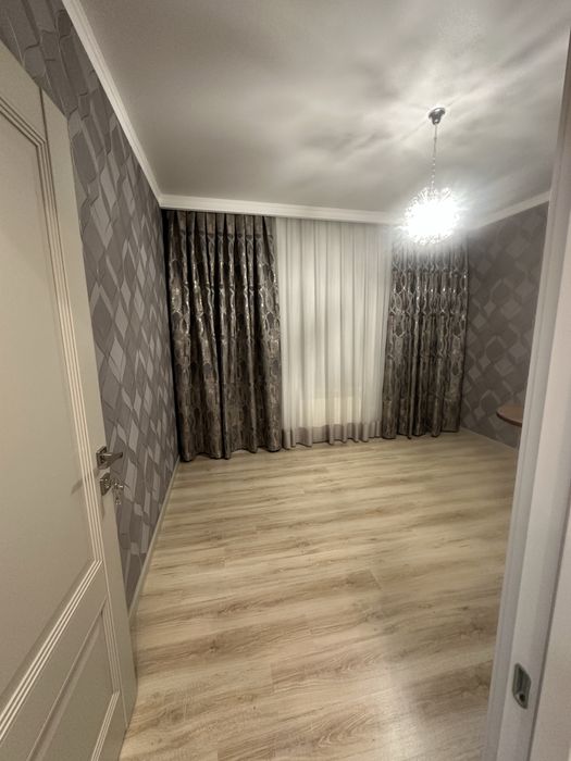 Продается 4 комнатная квартира