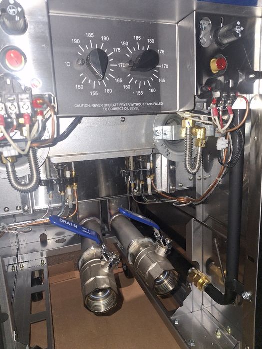 Фритюрник НОВ професионален на газ BLUESEAL