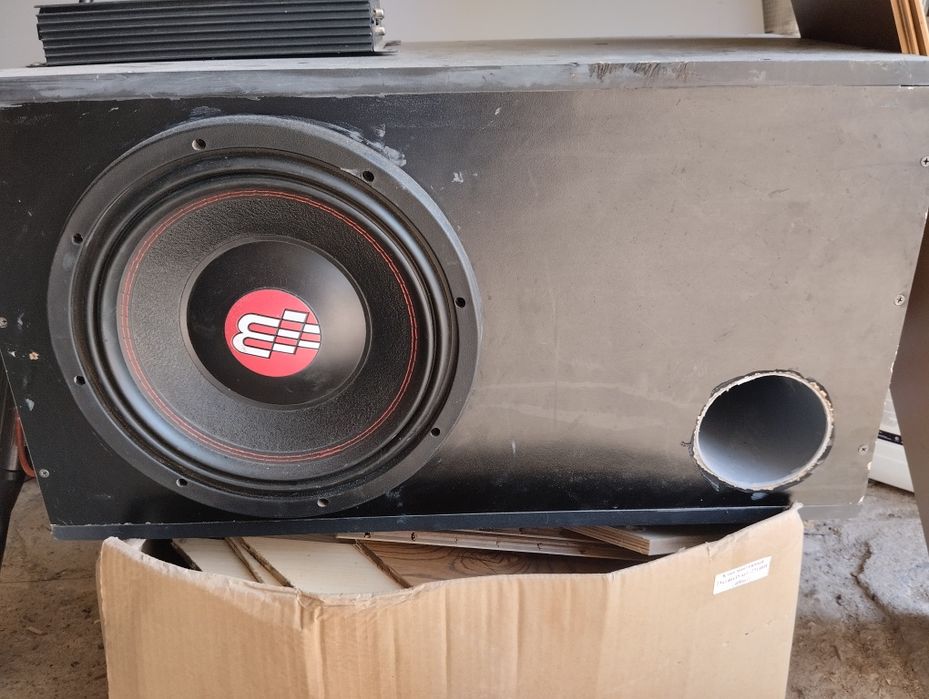 Продам саб с усилителем и проводами