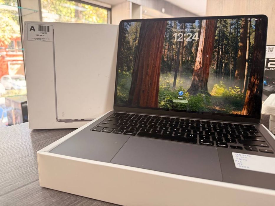 MacBook air m2 2022•Baitimes 0.0.24