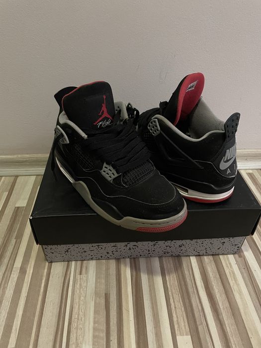 Jordan 4 marimea 40