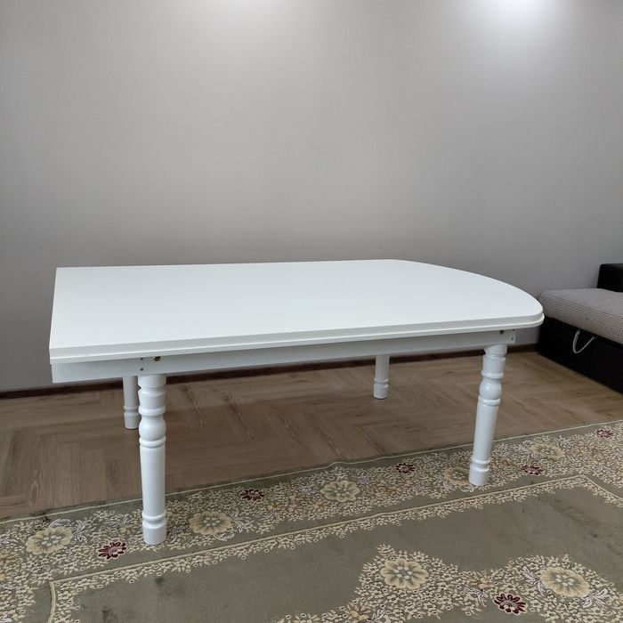 Стол для гостиной