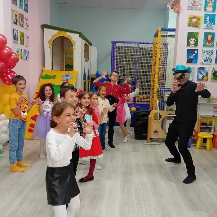 Детски аниматор за НАЙ-ЩУРИТЕ партита