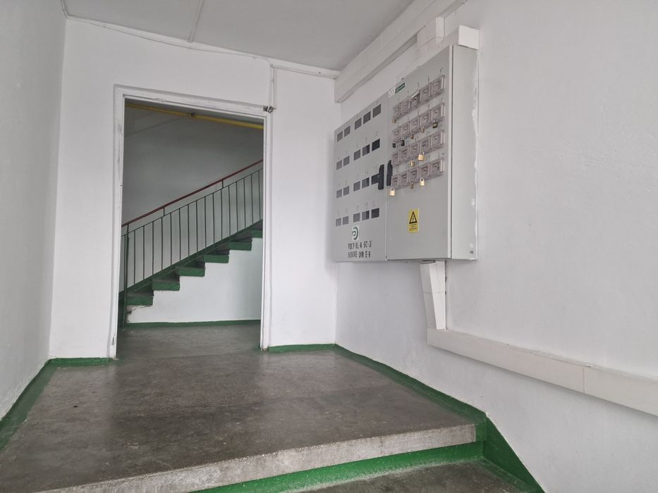 Închiriez apartament 2 CAMERE zona ULTRACENTRALA - 350 euro