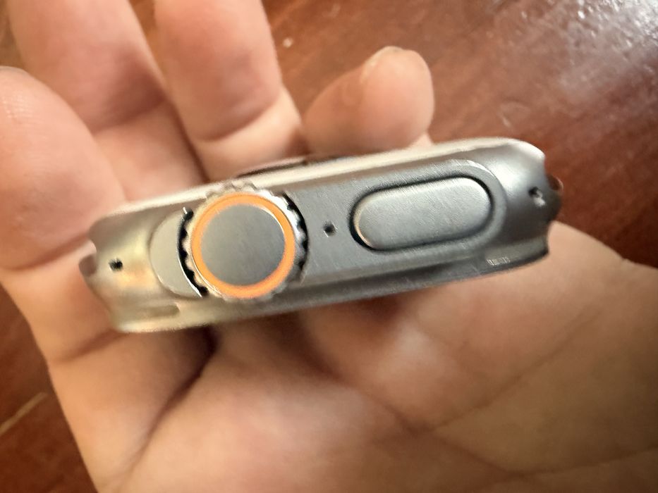 Apple watch Ultra в перфектно състояние и мнооооого каишки