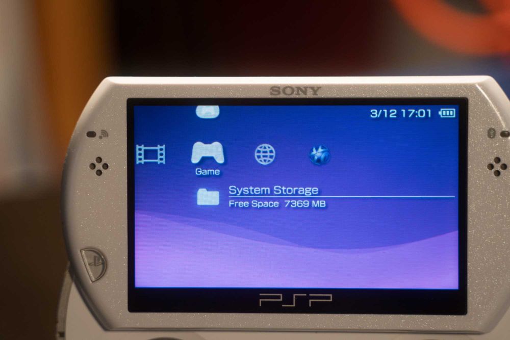 PSP Go Pearl White, 16gb modat