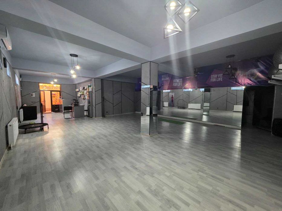 Срочный! Нежилое полуподвалное помещение