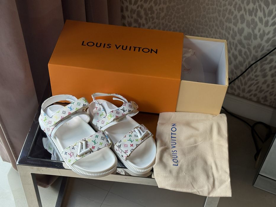Sandale Louis Vuitton – mai multe modele disponibile