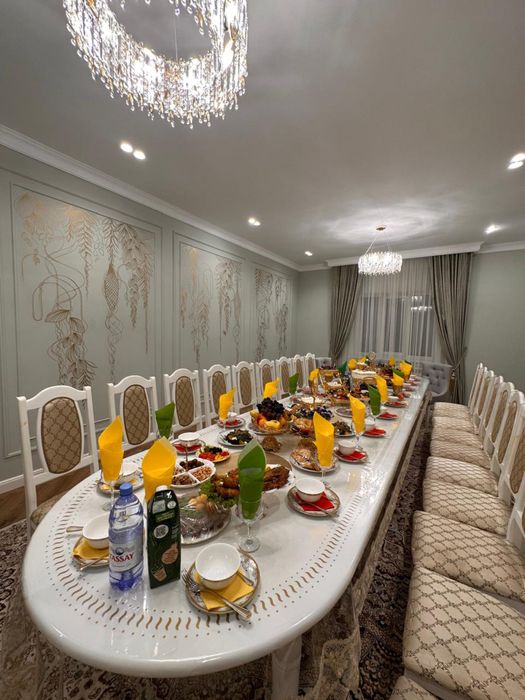 Стол из дерева, белый