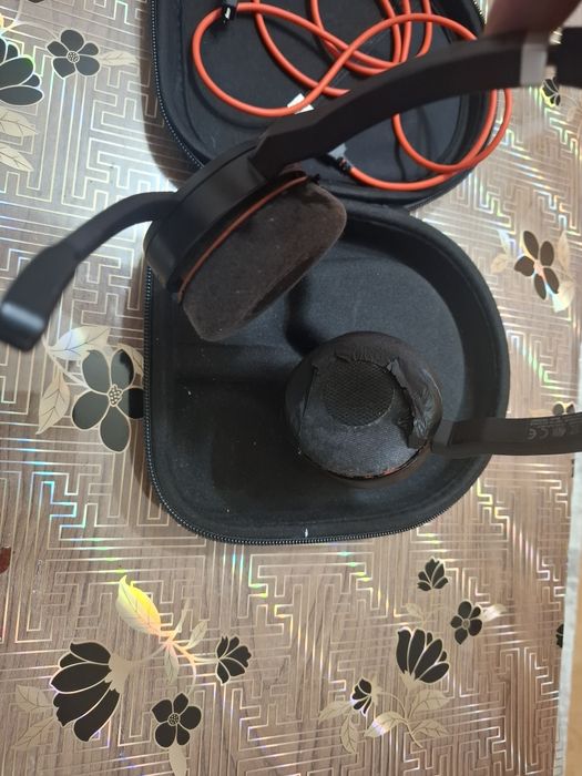 Vând căști Jabra și JBL