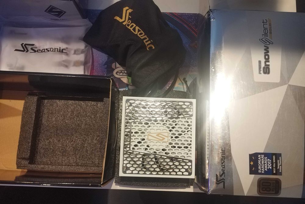 Sursa Pc Seasonic Snowsilent white 550w