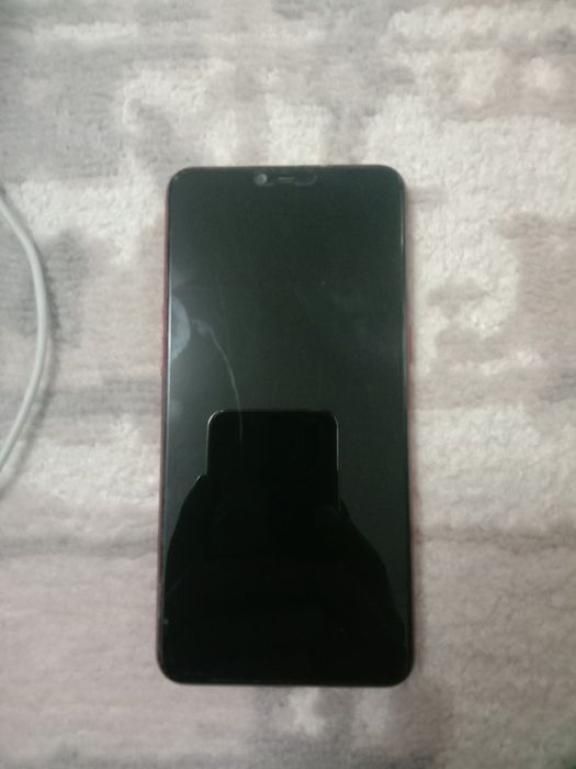 Продам oppo a3s.
