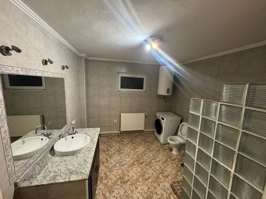 Casă de vânzare.
