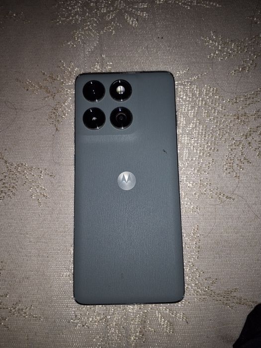 Edge 60 pro full box cu garanție