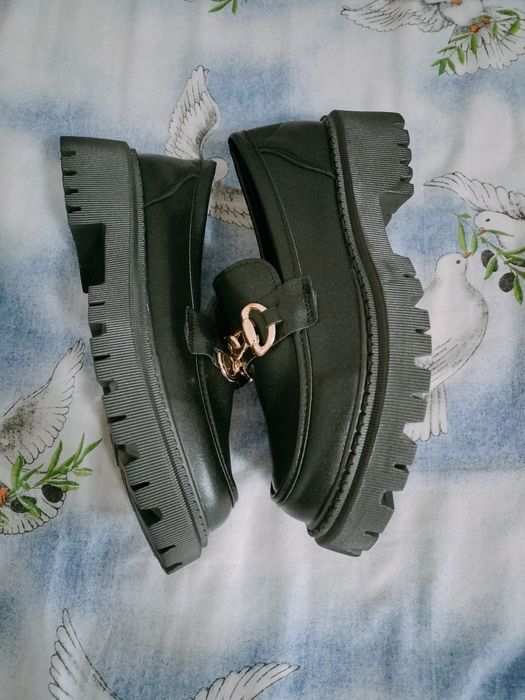 Vând Încălțăminte