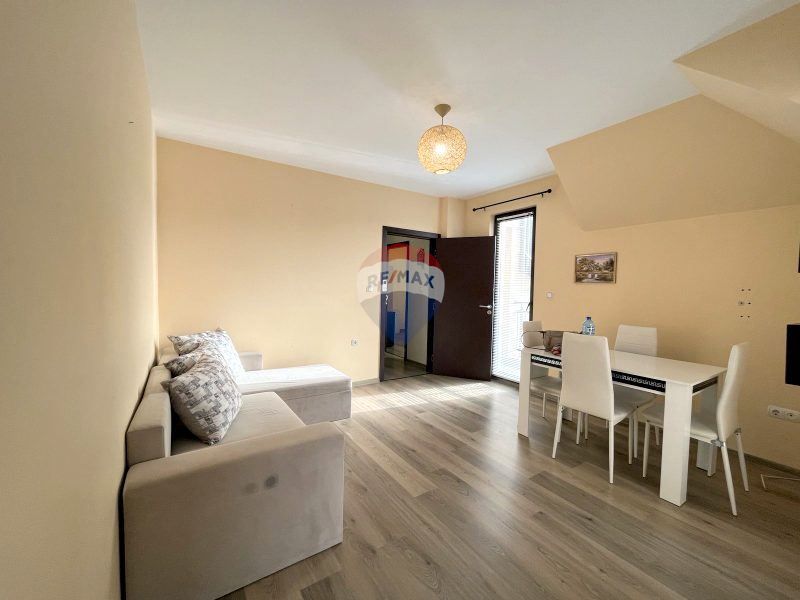 Продава се Тристаен апартамент в Свищов - 133 кв.м за 587 €/кв.м - Снимка #4