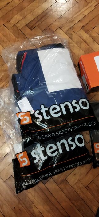 Продавам работно облекло