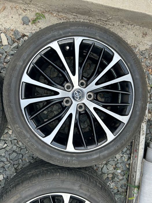 Продам шины с дисками R18