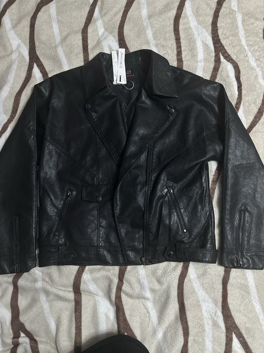 Кожаная женская куртка