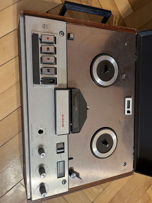 Магнетофон Philips  4308 и Qualiton