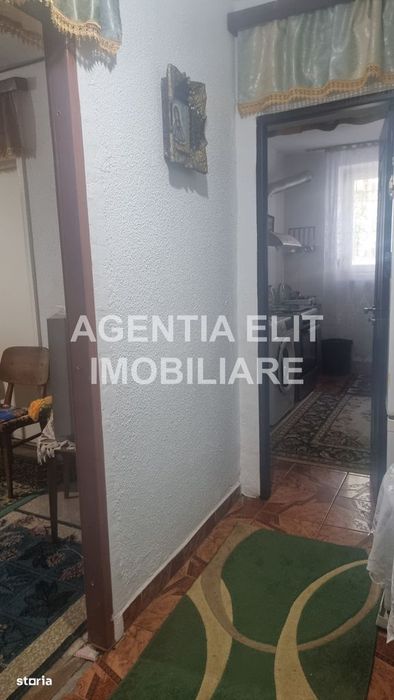 Apartament 2 camere, zona Scolii nr 7, 54 mp, decomandat