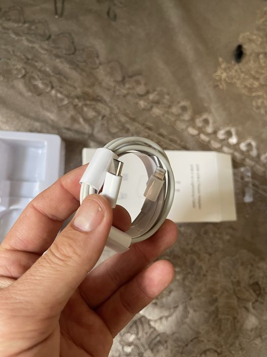 Ayfon apple 12 zaryadchik ko’p ishlamagan galovka kabel
