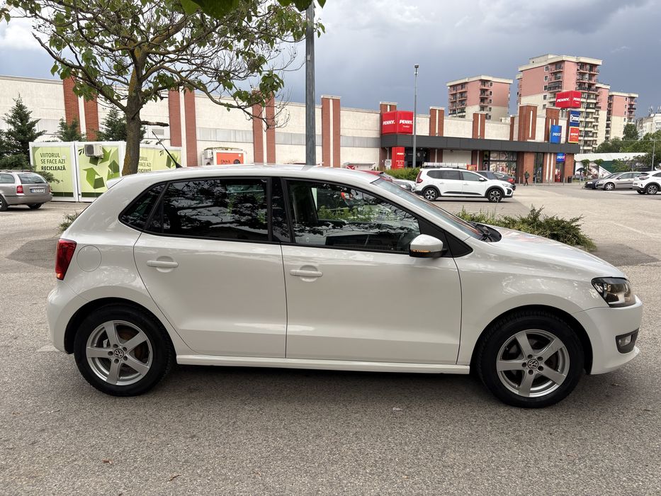 VOLKSWAGEN Polo 2012 — imagine 3