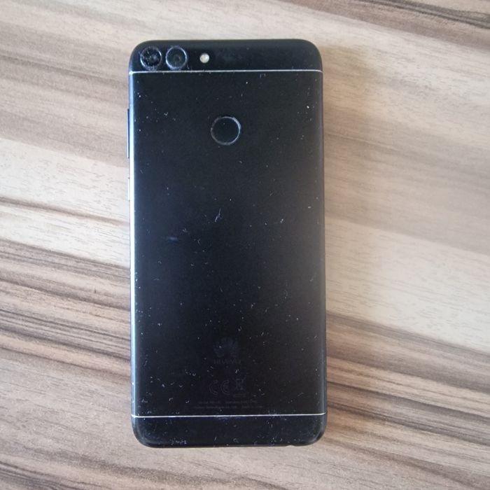 Продам телефон Huawei P smart.
