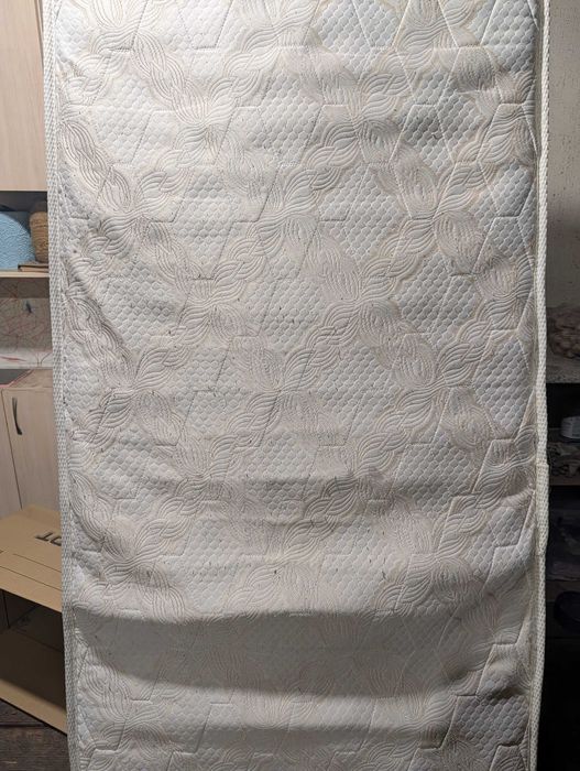 Отдам матрац даром