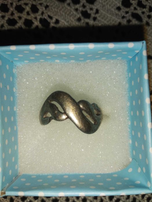 Сребърни пръстени и синджир