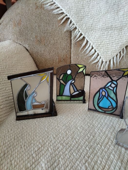 Aplica de perete si diferite candele cu tematica  Craciun .