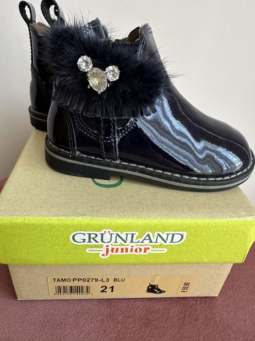 Ghete fetite din piele lacuita