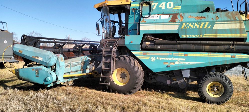 Комбайн Есиль 740