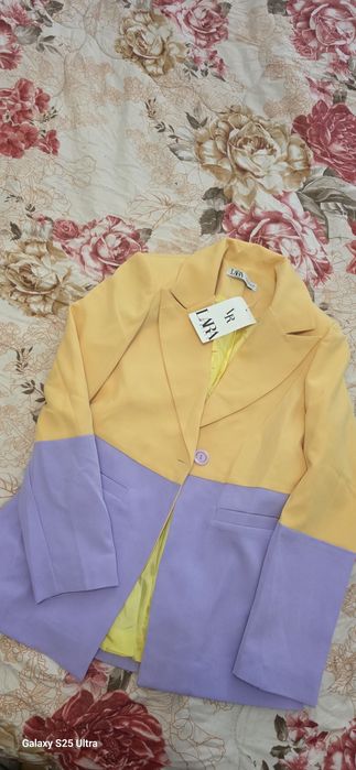 Костюм нов Lara..