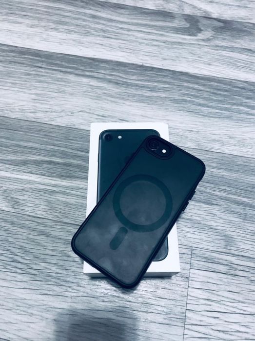 Продам айфон 7 на 128 гига в  Идеале