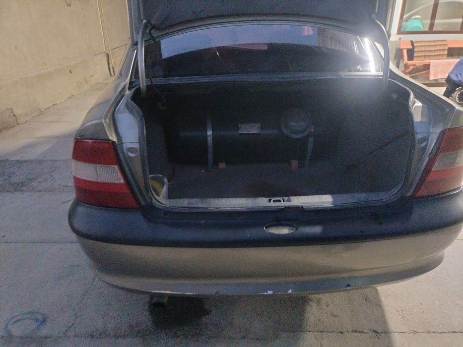 Опель Вектра 2куб