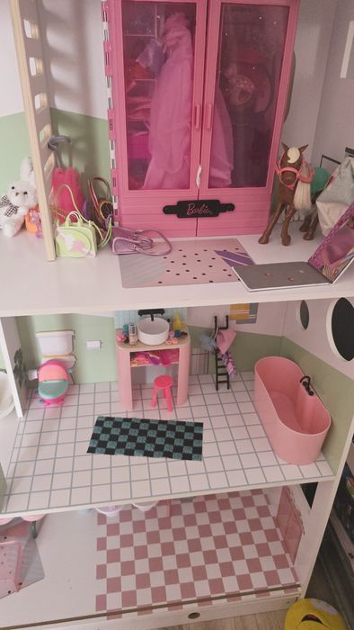 Casa de păpuși Barbie
