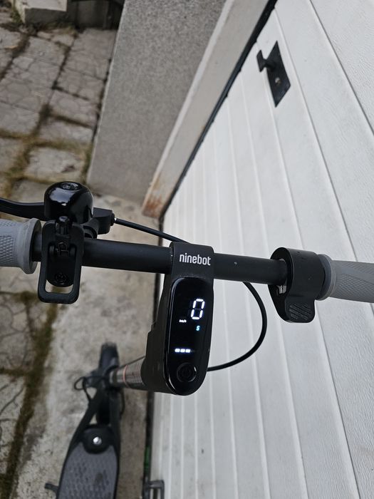 TROTINETrotineta electrica Ninebot  KICKSCOOTER F25E Powered  BY SE