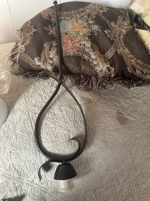 Продам люстру новая