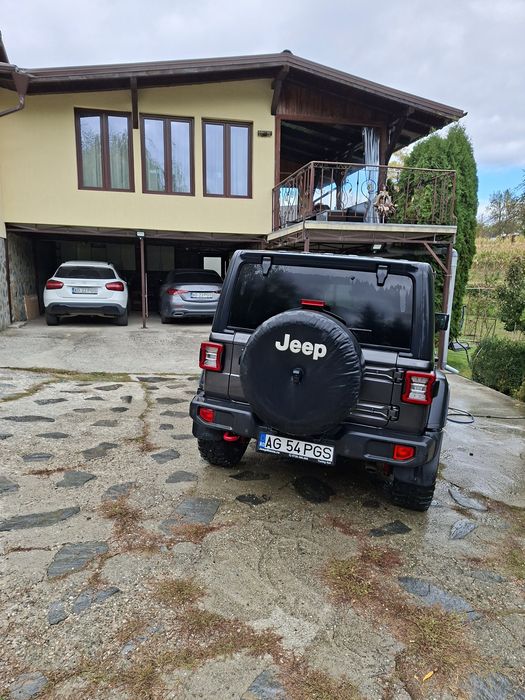 Vand Jeep Wrangler Rubicon 26000 km 2021 f multe accesorii 49000 eur