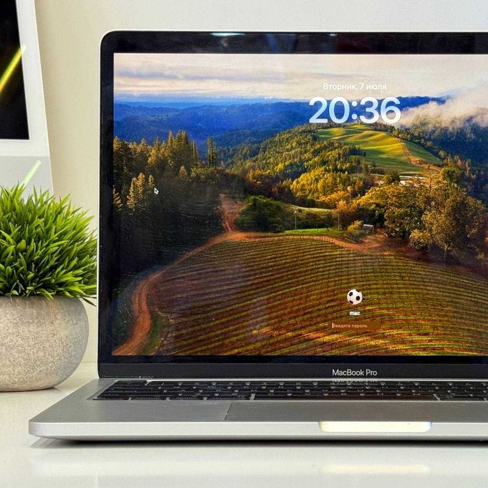 б/у MacBook Pro 13-inch Quad Core i7 / 16Gb / 512Gb Silver