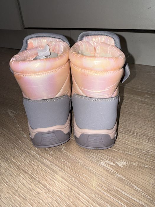 Продам детские зимние сапожки